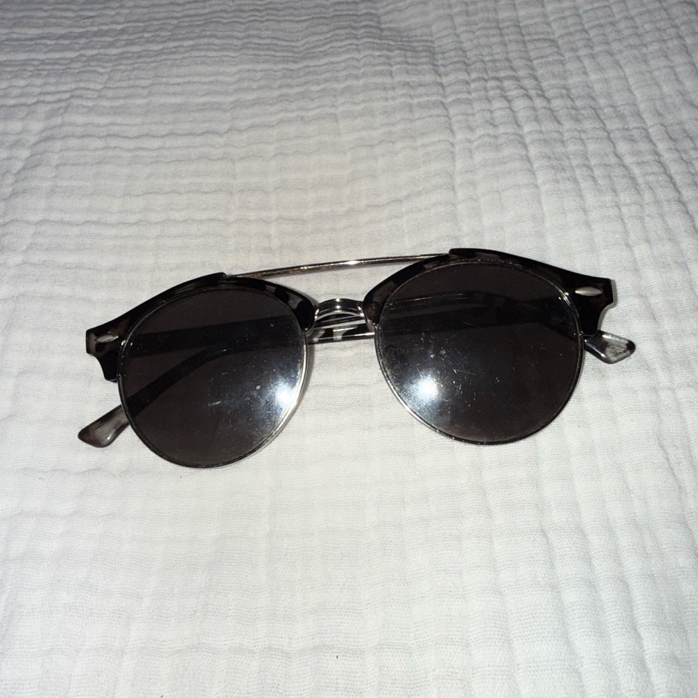 Stylish Black Sunglasses